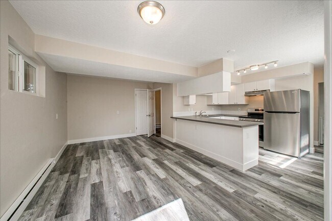 Building Photo - Newly Remodeled Boise Bench Duplex