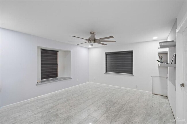 Building Photo - 21 8th