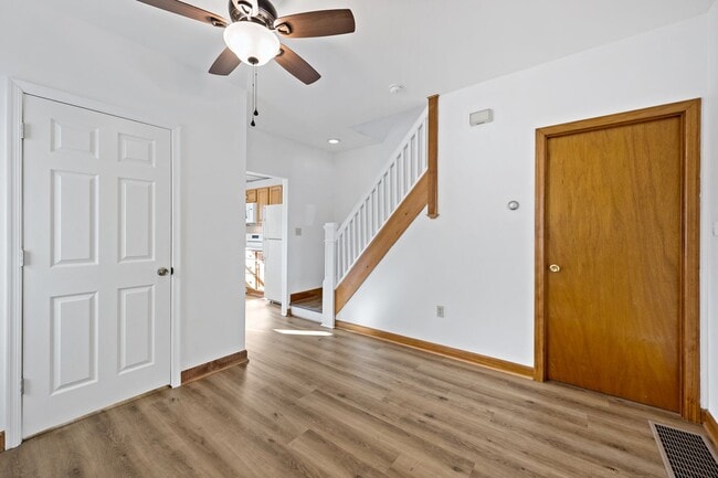Building Photo - Spacious 4 Bedroom | 1.5 Bath | 1 Car Garage For Rent -Northampton PA