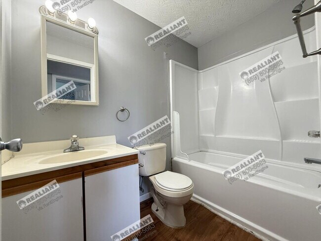 Building Photo - 908 Amhurst Dr