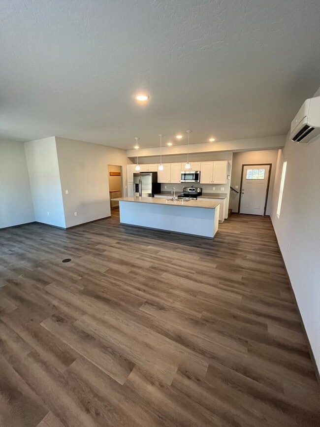 Building Photo - 1306/1308 E Farwell