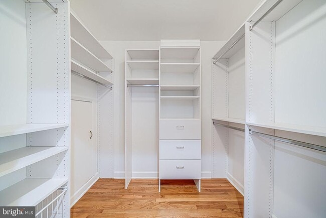 Building Photo - 4817 Chevy Chase Blvd