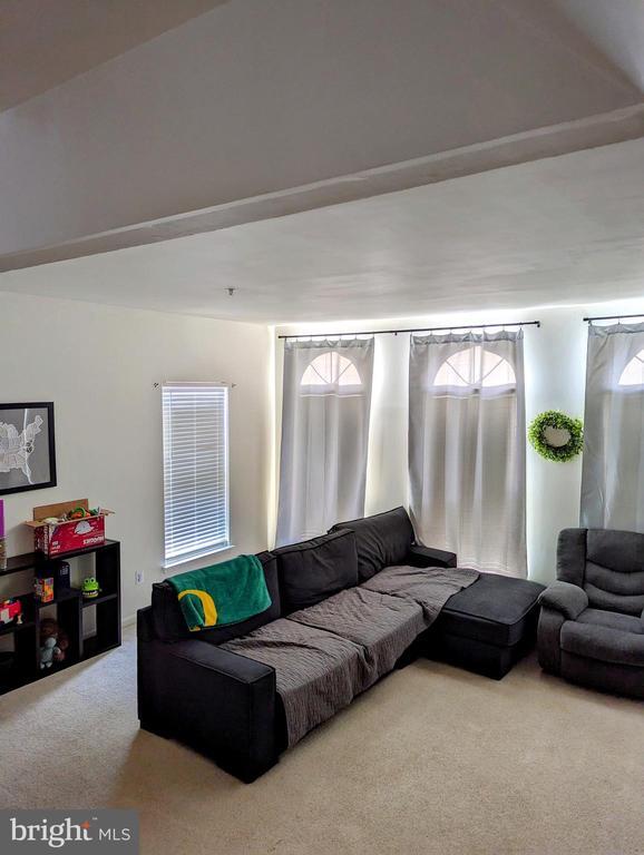 Building Photo - 2701 Summers Ridge Dr