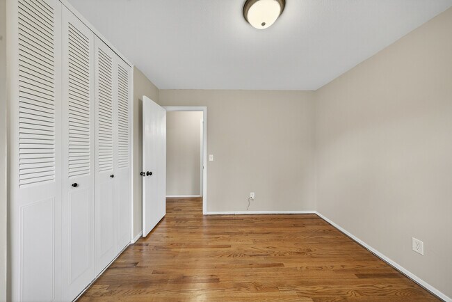 Building Photo - 2327 Mura Dr