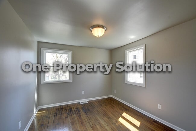 Building Photo - 1228 Aetna St