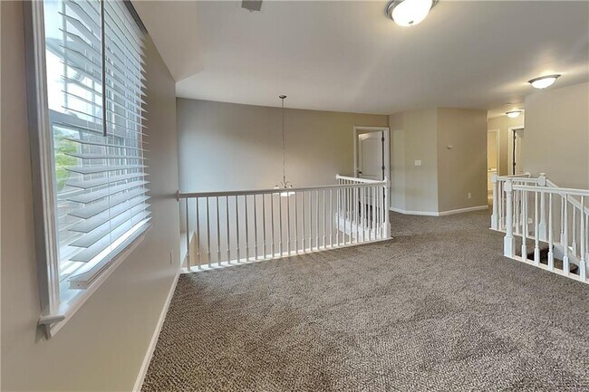 Building Photo - 331 Mirramont Ct