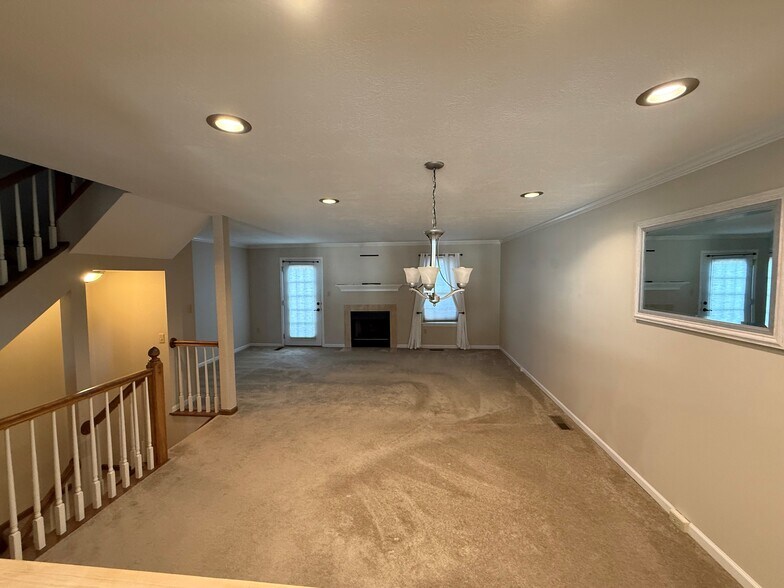 Building Photo - 104 Hillvue Dr
