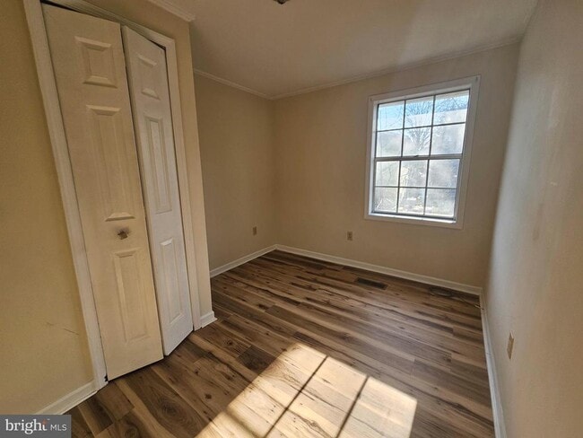 Building Photo - 1819 Picadilly Circus