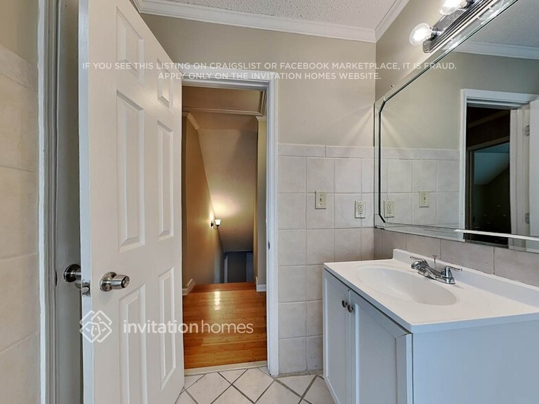 Building Photo - 6297 Queens Ct