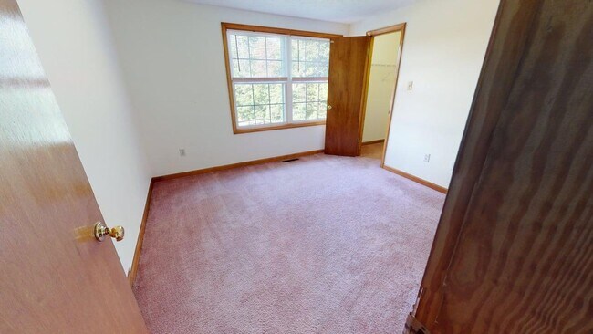 Building Photo - 975 Murray Ln