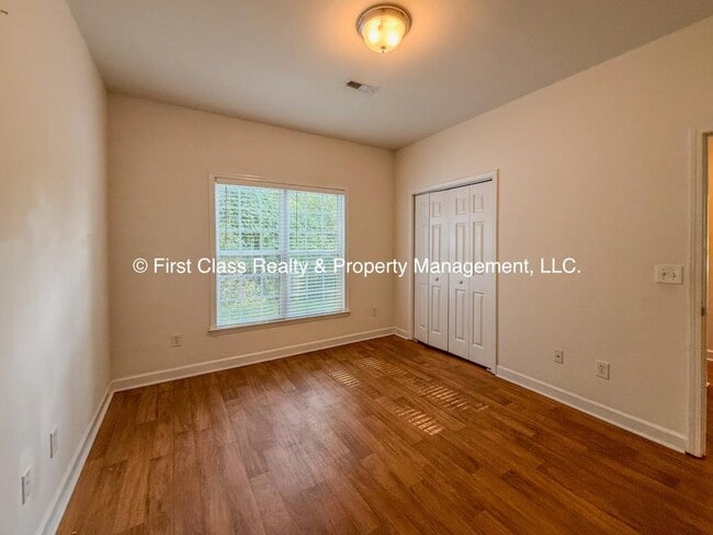 Building Photo - 710 Tavern Ct