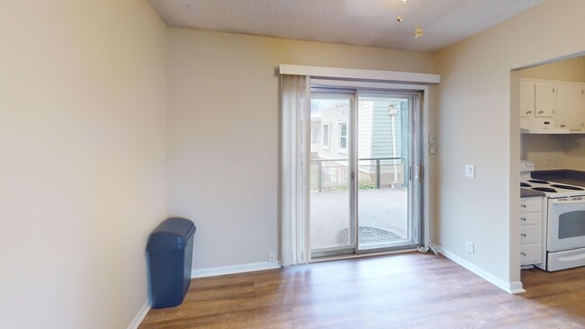 Building Photo - Cozy 2-BR Dilworth Condo - Move-In Ready!