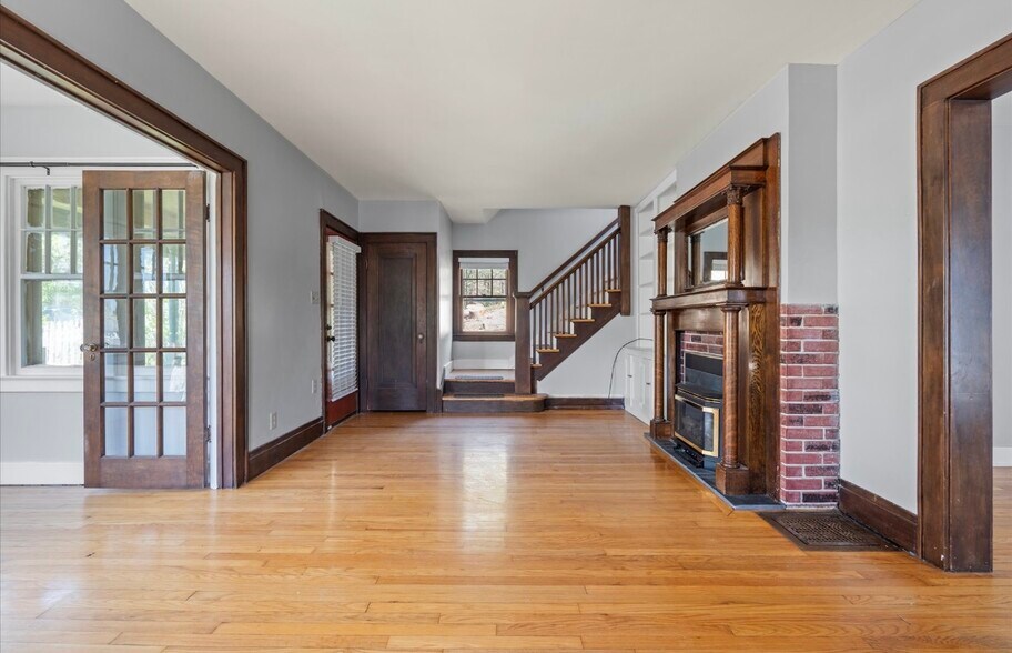 Building Photo - 114 Phelps Pl