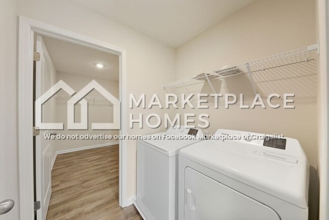 Building Photo - 6300 Trailview Dr