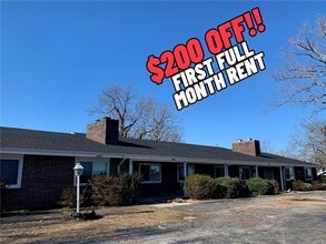 Building Photo - 14897 Dutchmans Dr