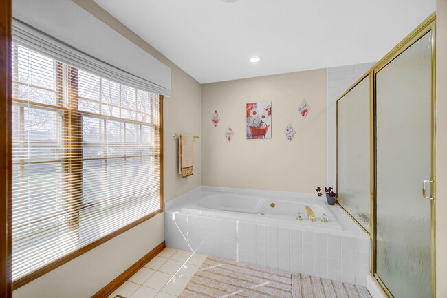 Building Photo - 2872 Whispering Oaks Ct