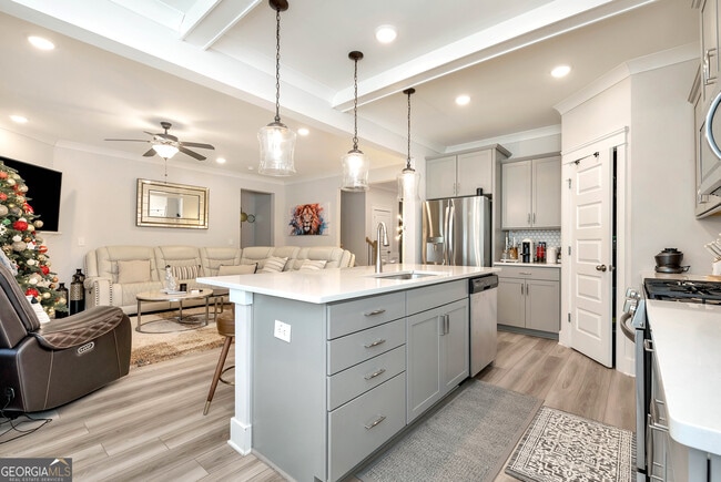 Building Photo - 6968 Manchester Dr