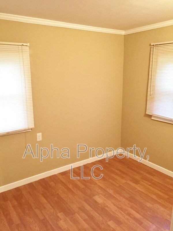Building Photo - 304 Donnybrook Ave