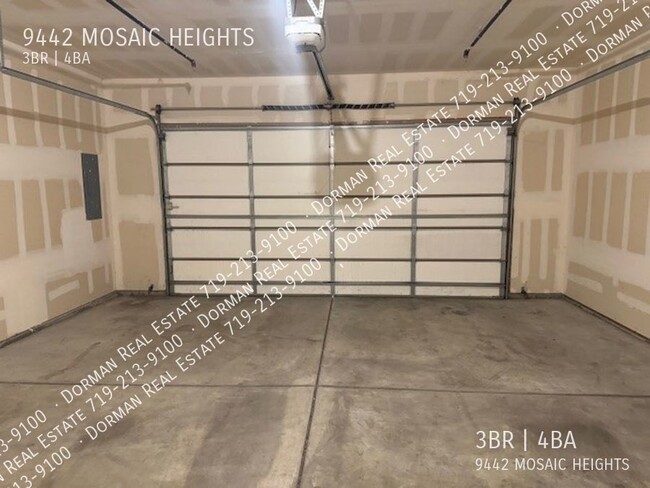 Building Photo - 9442 Mosaic Heights