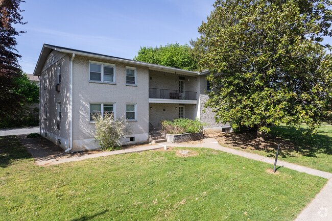 Building Photo - Lawnton Gardens