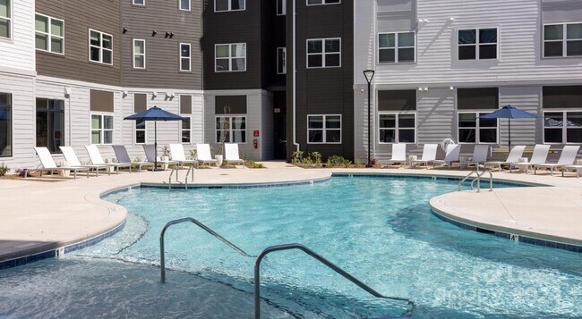 Building Photo - 8424 N Tryon St