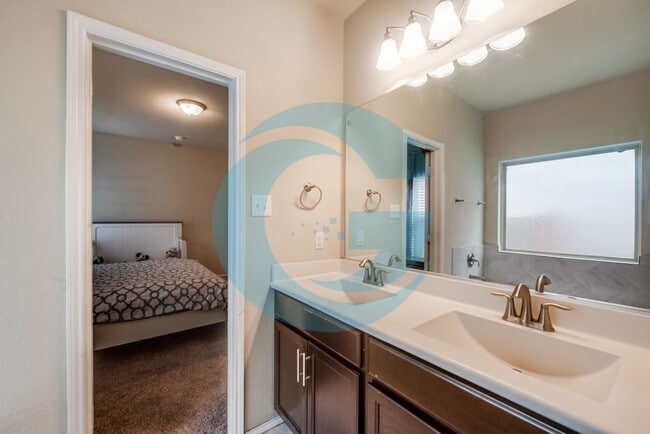 Master Bathroom - 5844 Bindweed St