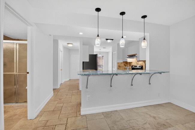 Building Photo - 10253 Riverbend Terrace