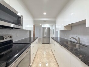 Building Photo - 1075 92nd St