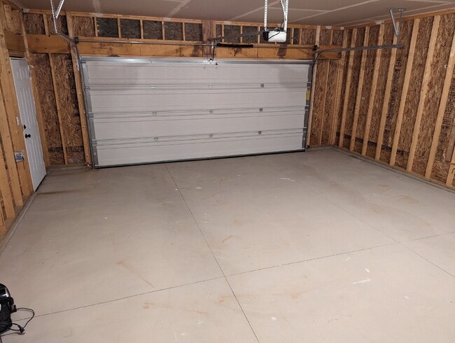 Building Photo - Recently Built 4 Bedroom, 2.5 Bath Duplex in Grandville