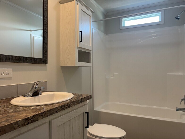 Building Photo - 327 Green Park Cir