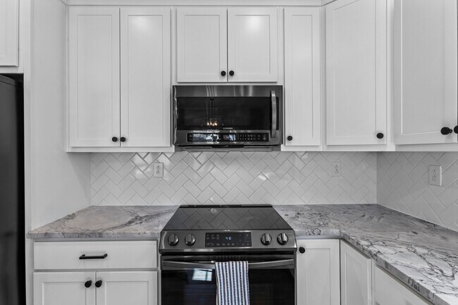 Building Photo - 2681 Rockaway Pl