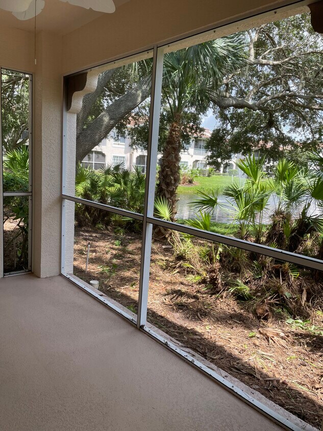 Building Photo - 4264 Central Sarasota Pky