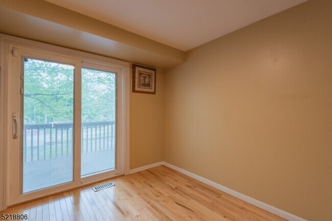 Building Photo - 20 Garden Ave