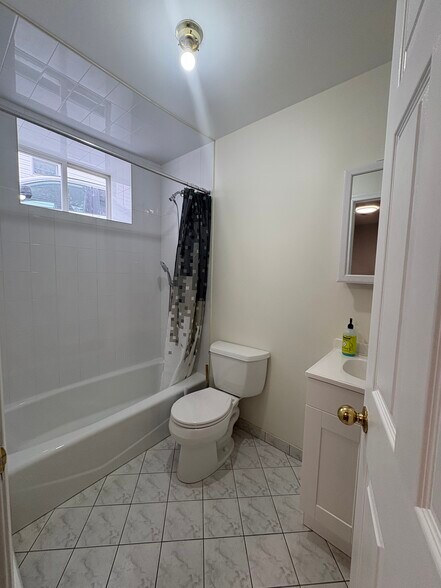 Building Photo - 273 Eltingville Blvd