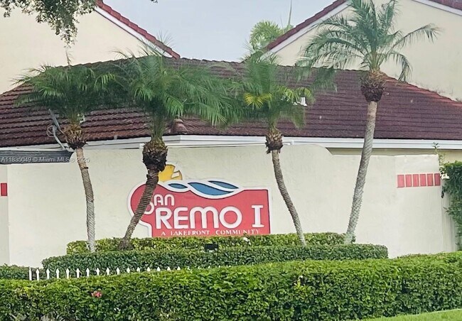 Building Photo - 1107 San Remo Cir