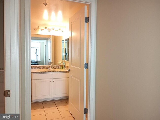 Building Photo - 11800 Sunset Hills Rd