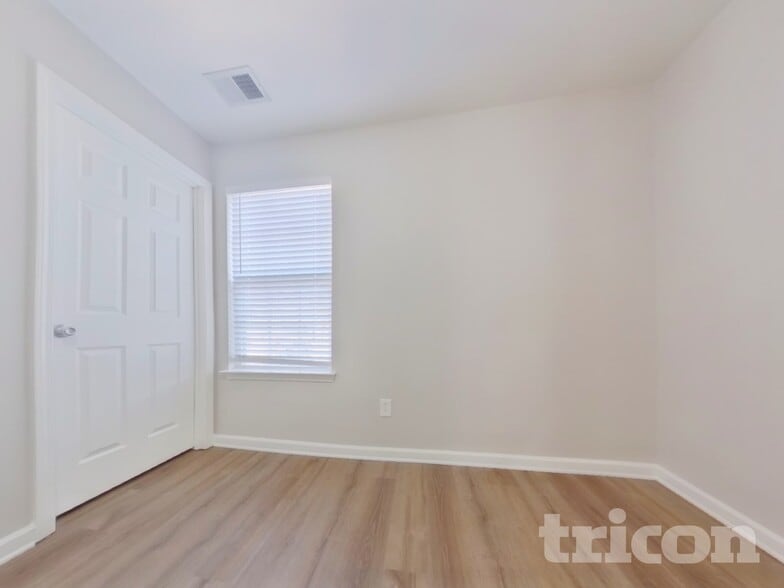 Building Photo - 207 Reserve Crossing