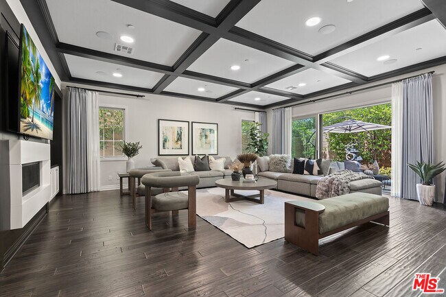 Building Photo - 55 suede