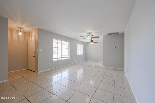 Building Photo - 1120 E Palo Verde Dr