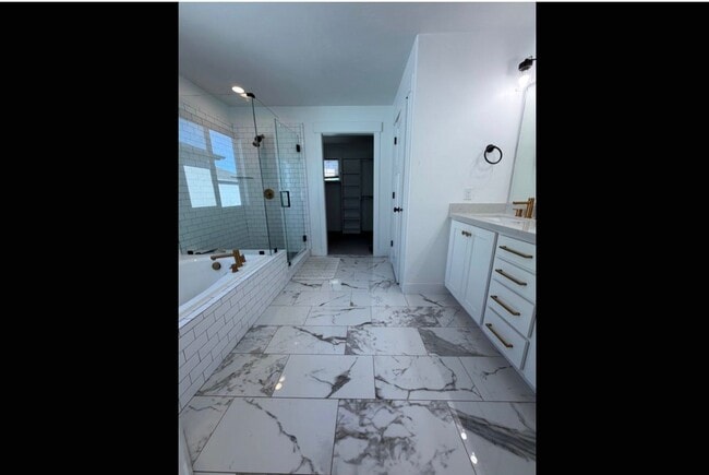 Building Photo - 98 S Serrata Ln