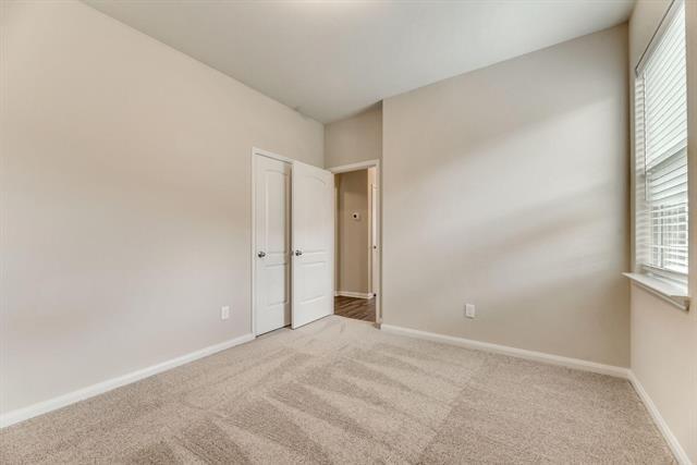Building Photo - 5500 Persimmon Dr