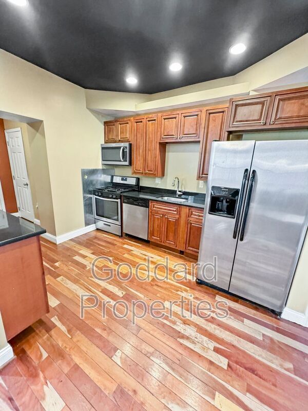 Building Photo - 3527 Reisterstown Rd