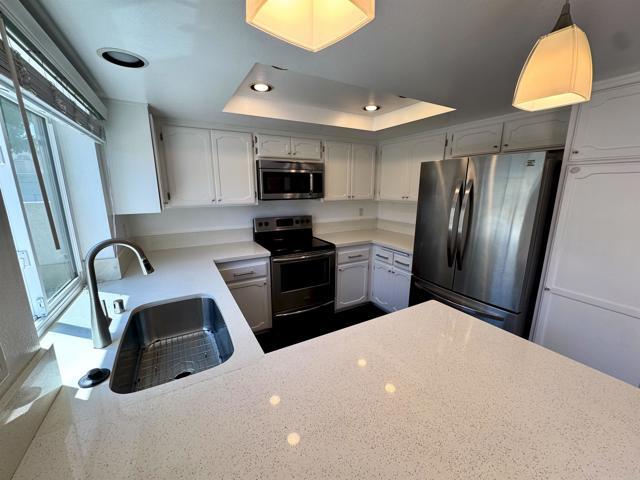 Building Photo - 6870 Pear Tree Dr
