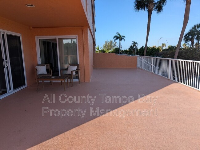 Building Photo - 7430 Sunshine Skyway Ln S