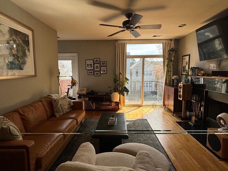 Building Photo - 1710 N Whipple St