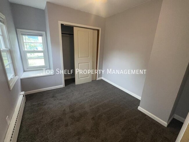 Building Photo - 116 Park Ave