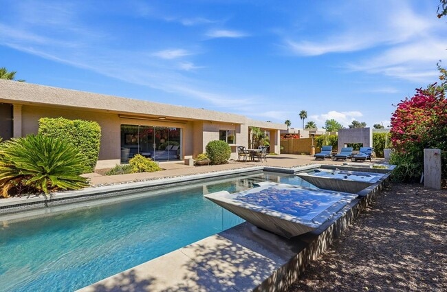 Building Photo - 8101 E Del Timbre Dr