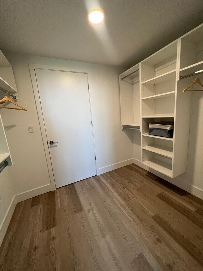 Building Photo - 2972 SW 38th Ave