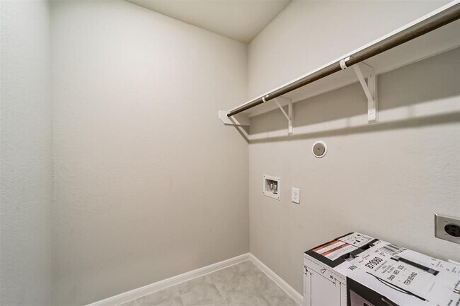 Building Photo - 151 Scarlet Maple Wy