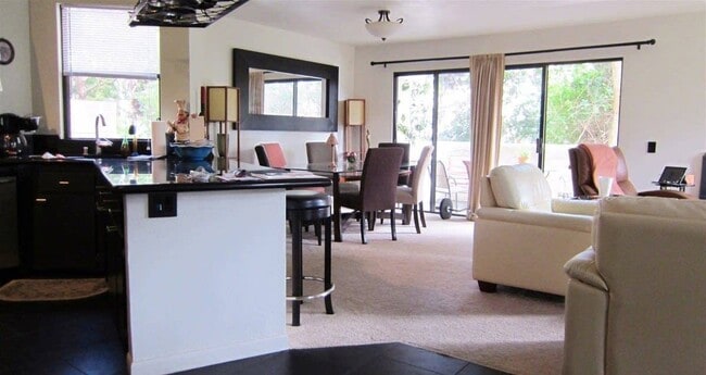 Building Photo - LA JOLLA - 2 Br + Den, Private End Unit To...